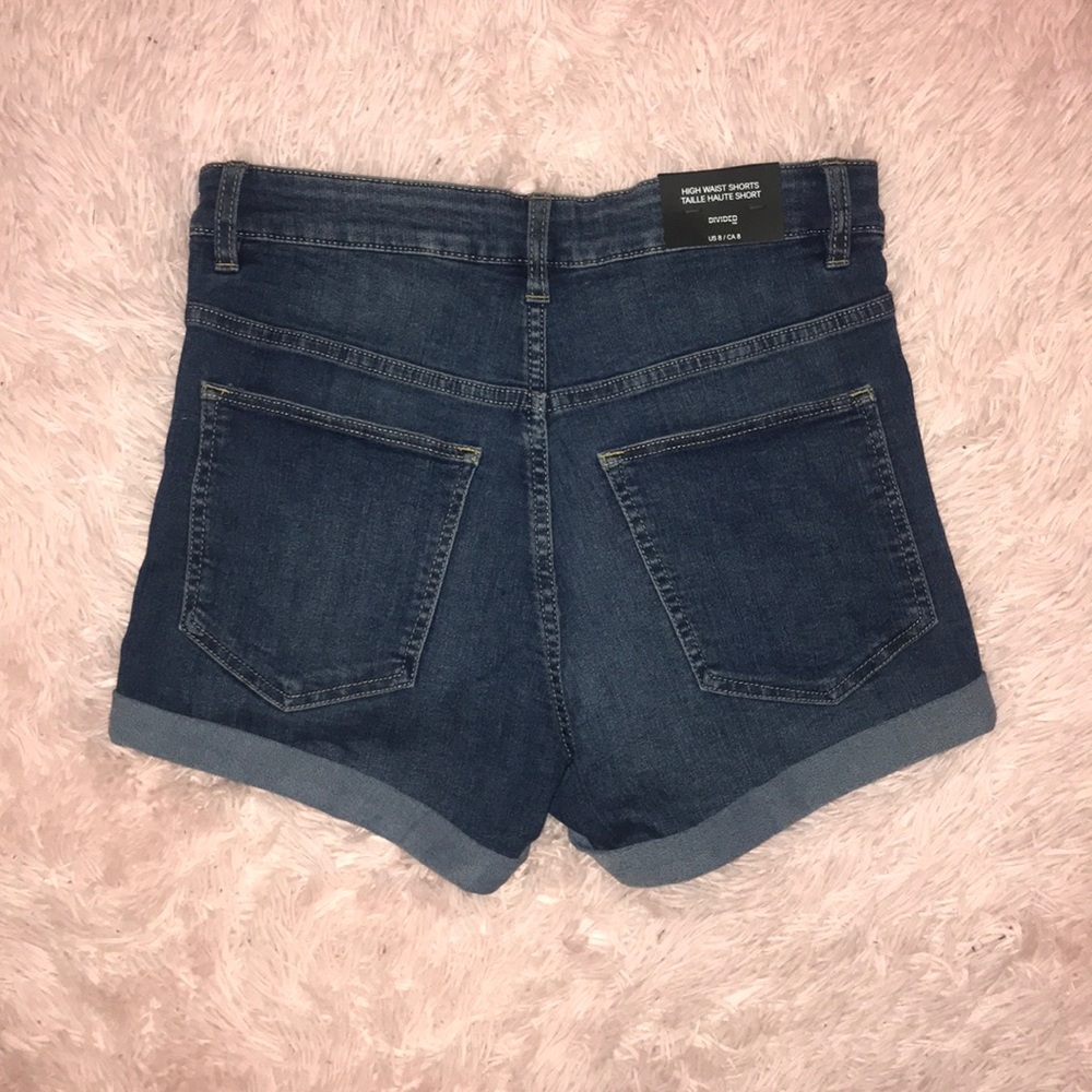 Medium Wash High Waisted Denim Shorts - Picture 2 of 2